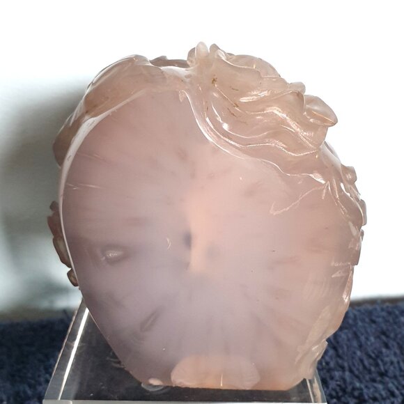 Early 20th Century Hand-Carved Natural Rose Quartz Phoenix & Peony Ornament - Picture 7 of 14